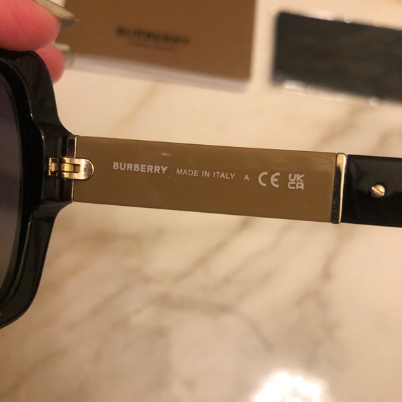 🔥NEW BURBERRY SUNGLASSES 🔥 - Picture 11 of 12